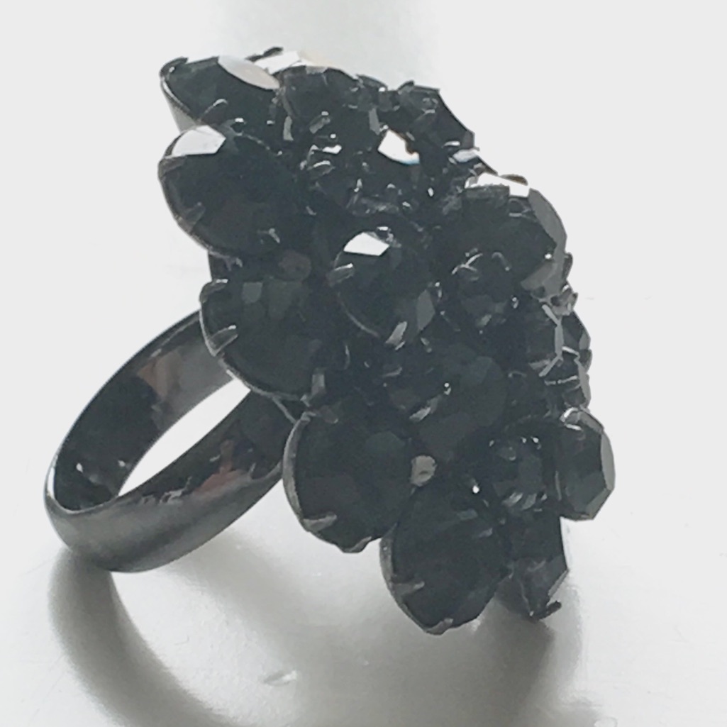 Summer Clearance Noir Jewelry Chunk Flower 18$